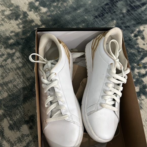 Air Jordan really nice white size 9 - Picture 4 of 5